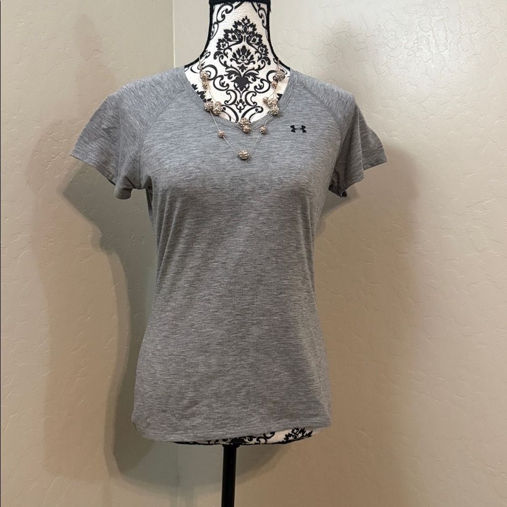 Under Armour Women's Light Gray Short Sleeve Tee